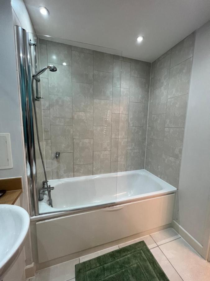 Cityscape Serenity: 10Th Floor Oasis Near City Airport, Excel & 02 Apartment London Luaran gambar