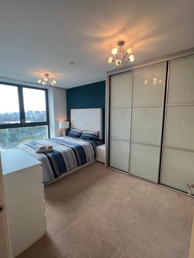 Cityscape Serenity: 10Th Floor Oasis Near City Airport, Excel & 02 Apartment London Luaran gambar