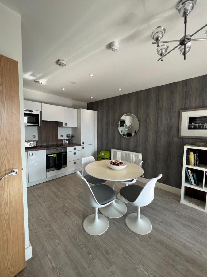 Cityscape Serenity: 10Th Floor Oasis Near City Airport, Excel & 02 Apartment London Luaran gambar