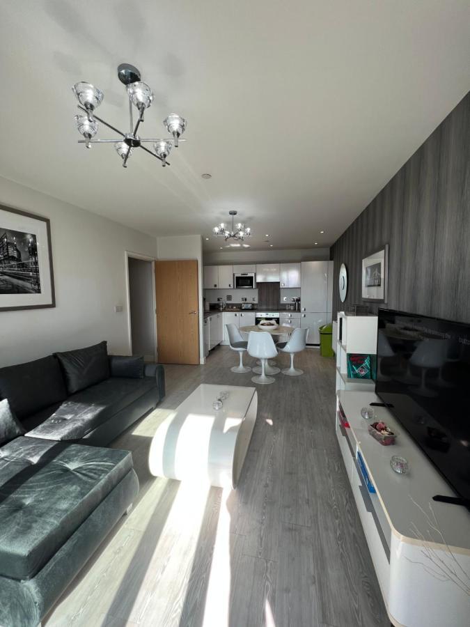 Cityscape Serenity: 10Th Floor Oasis Near City Airport, Excel & 02 Apartment London Luaran gambar