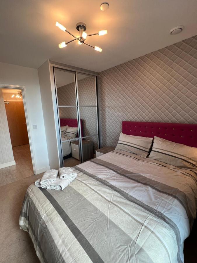 Cityscape Serenity: 10Th Floor Oasis Near City Airport, Excel & 02 Apartment London Luaran gambar